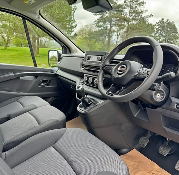 Nissan Primastar interior