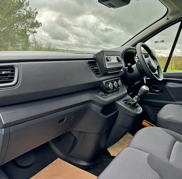 Nissan Primastar interior